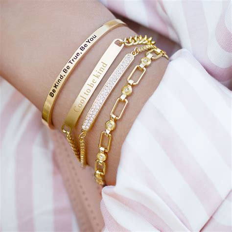 bracelette - stylish bracelets for women.